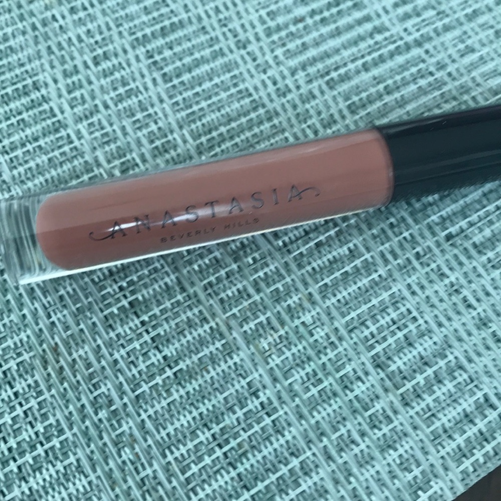New Anastasia lip gloss in SEPIA! - Picture 2 of 4
